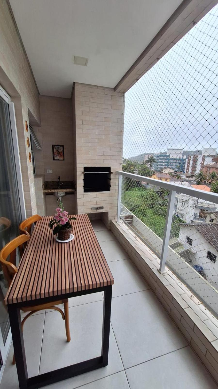 Apartment Em *